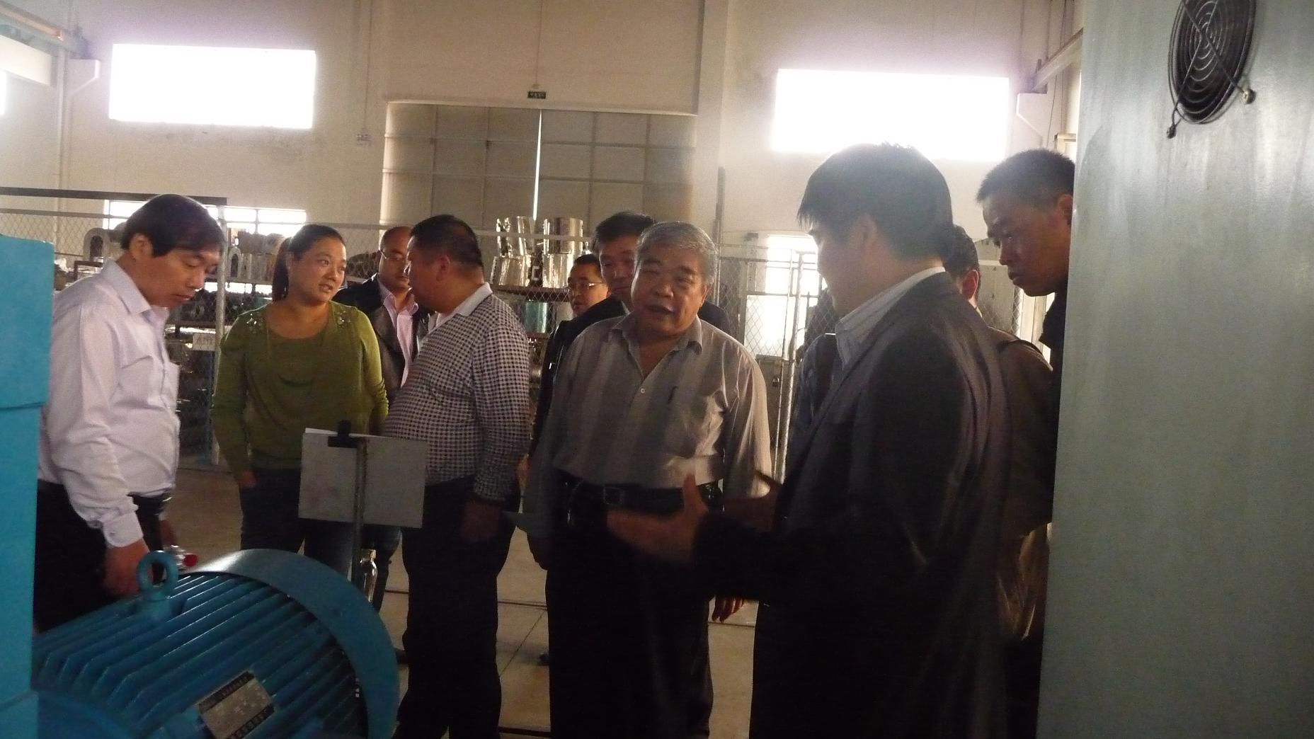 中塑協(xié)改性塑料專(zhuān)委會(huì)領(lǐng)導(dǎo)及年會(huì)代表一行到我公司參觀考察.jpg 中塑協(xié)改性塑料專(zhuān)委會(huì)領(lǐng)導(dǎo)及年會(huì)代表一行到我公司參觀考察.jpg